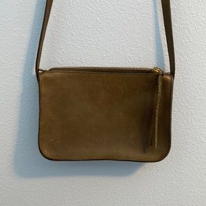 Madewell simple crossbody leather bag.
